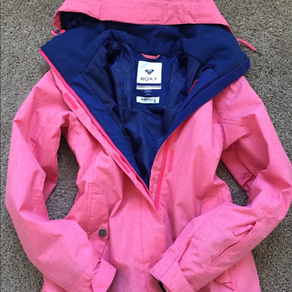 Woman’s winter jacket - Picture 1 of 3